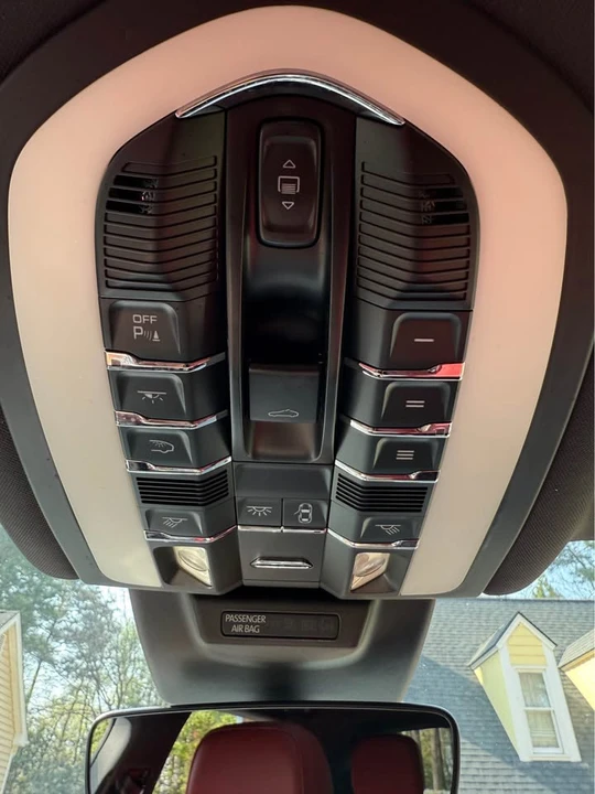 2020 Porsche Macan - Image 10 of 13