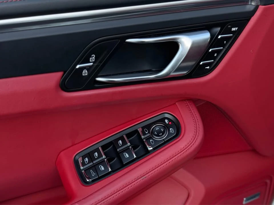 2020 Porsche Macan - Image 14 of 20
