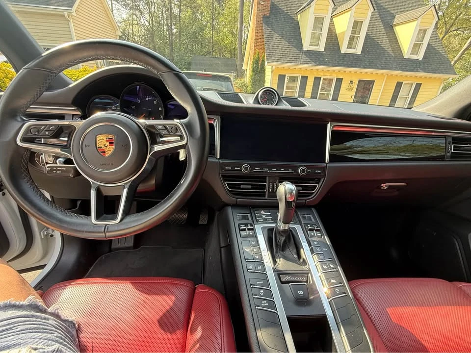 2020 Porsche Macan - Image 12 of 13