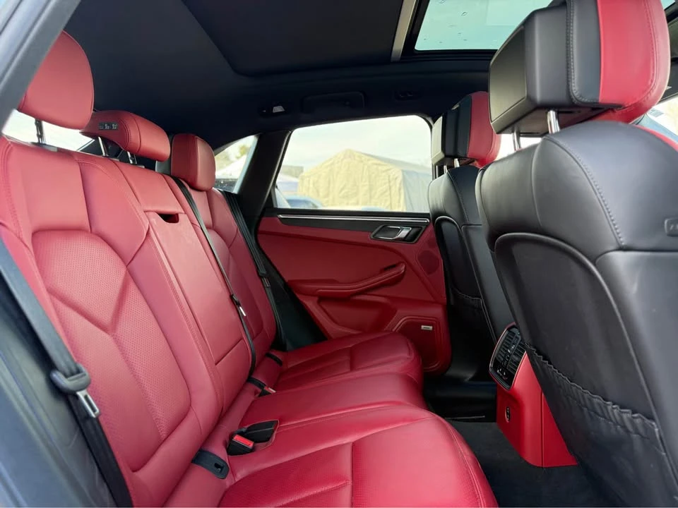 2020 Porsche Macan - Image 18 of 20