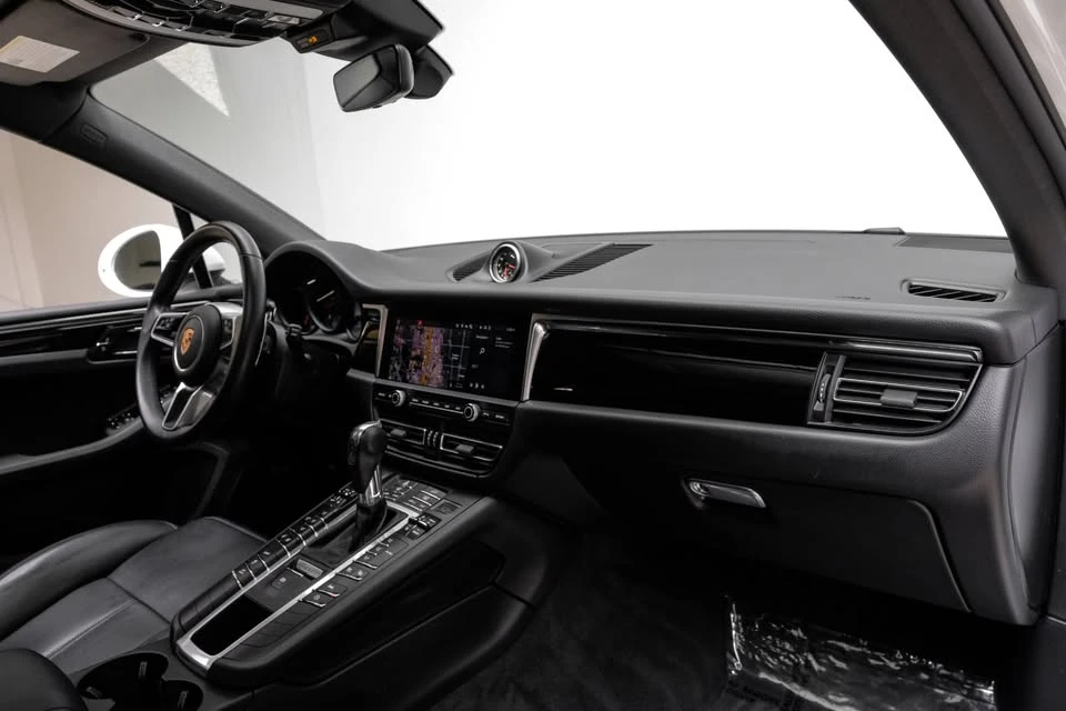 2020 Porsche Macan - Image 13 of 19