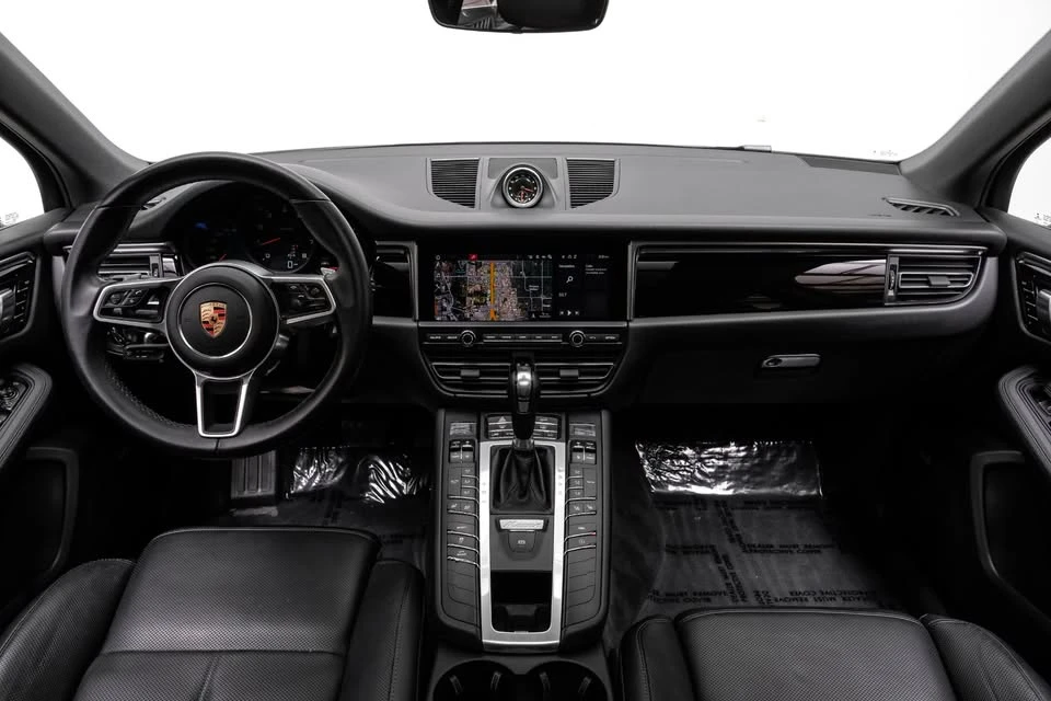 2020 Porsche Macan - Image 14 of 19