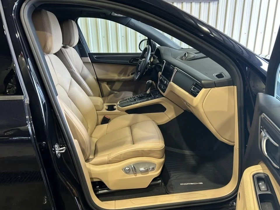 2020 Porsche Macan - Image 11 of 18