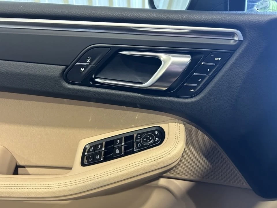 2020 Porsche Macan - Image 12 of 18