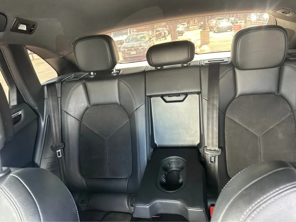 2020 Porsche Macan - Image 7 of 11