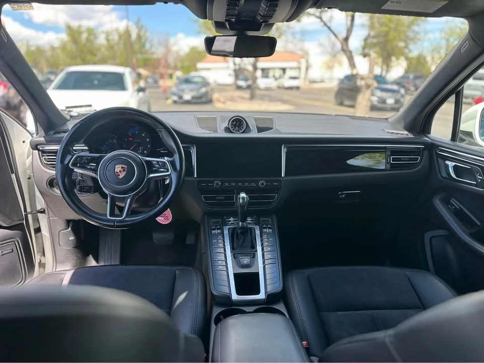 2020 Porsche Macan - Image 8 of 11