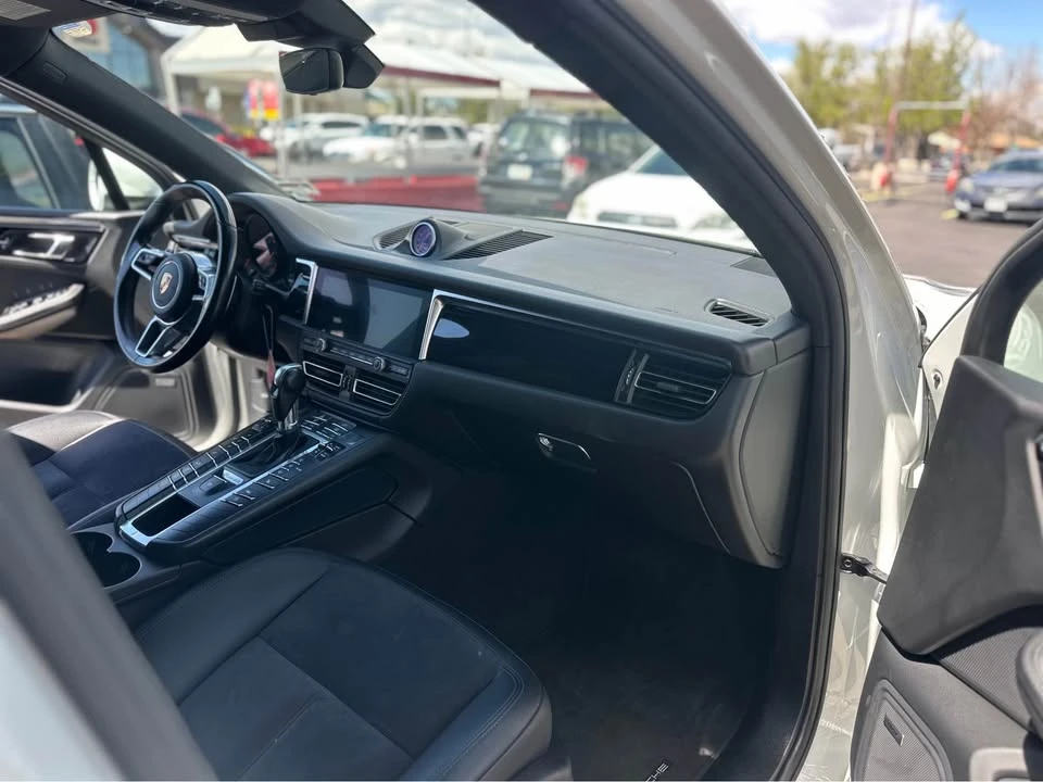 2020 Porsche Macan - Image 10 of 11