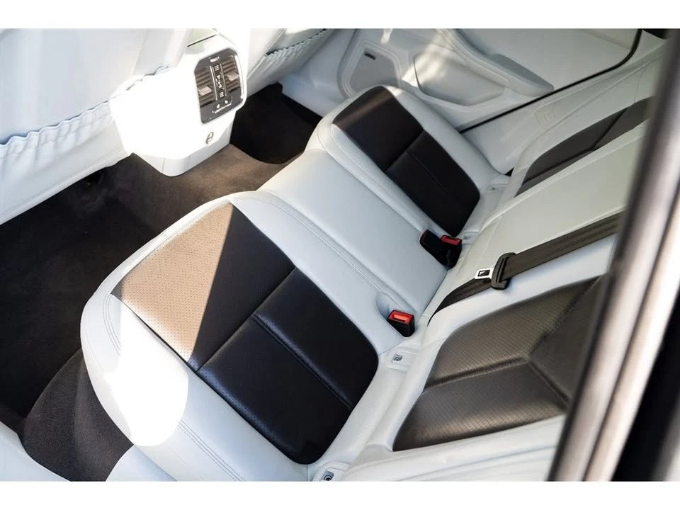 2020 Porsche Macan - Image 14 of 19