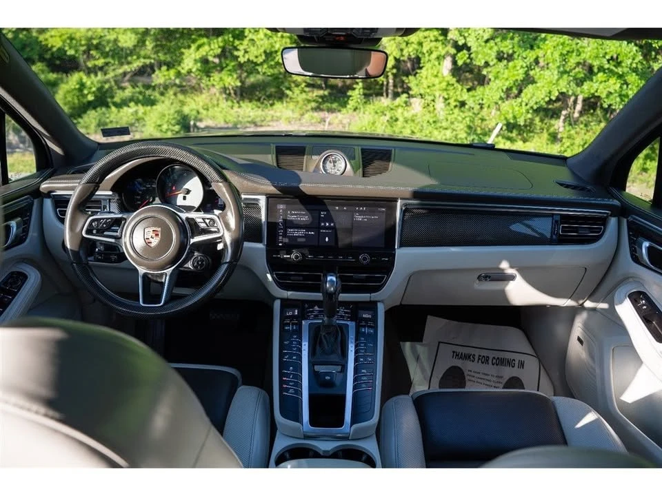 2020 Porsche Macan - Image 18 of 19