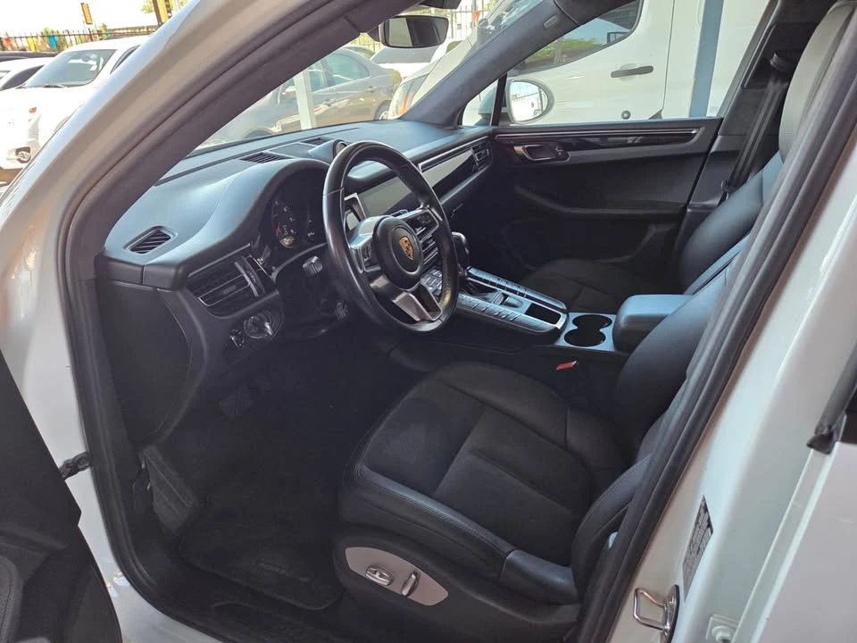 2020 Porsche Macan - Image 2 of 11