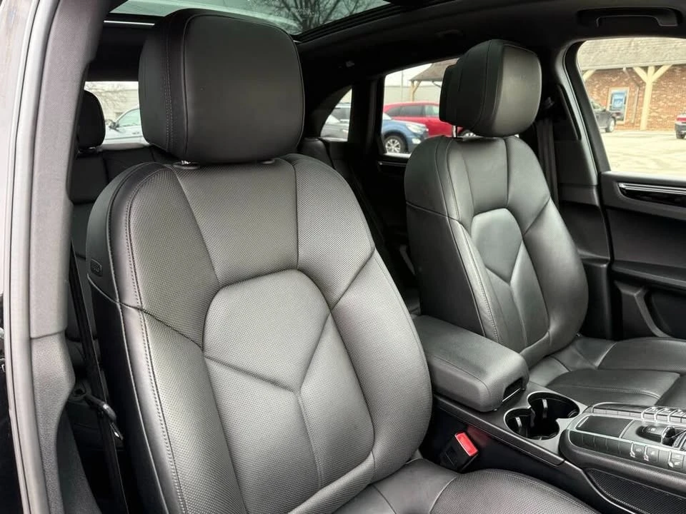 2020 Porsche Macan - Image 9 of 14