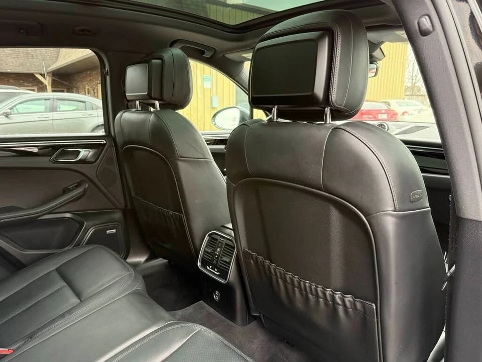 2020 Porsche Macan - Image 12 of 14