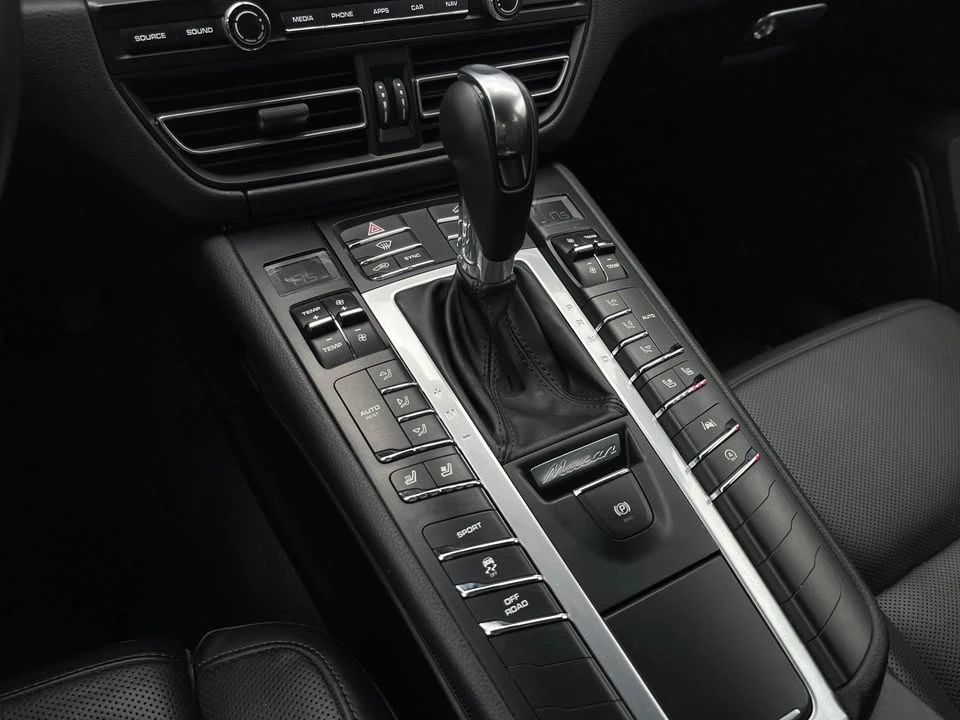 2020 Porsche Macan - Image 12 of 15