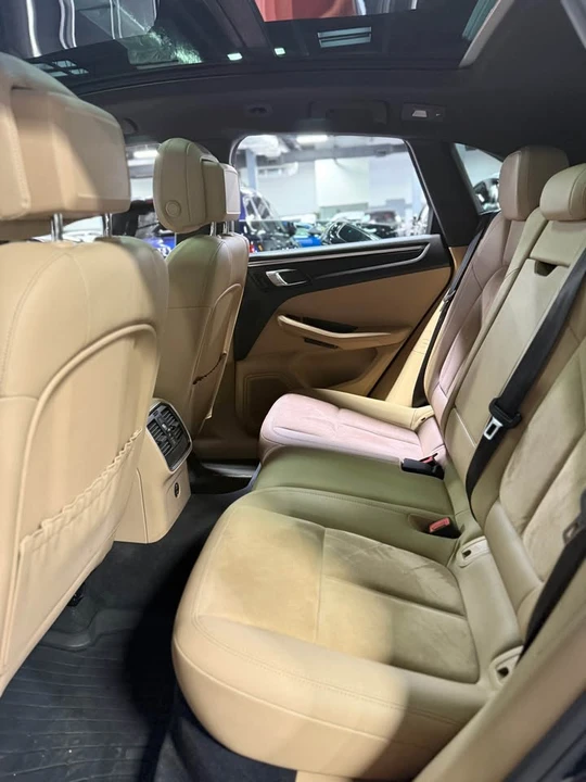 2020 Porsche Macan - Image 8 of 9