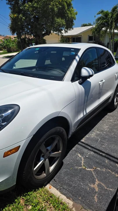 2020 Porsche Macan - Image 2 of 11