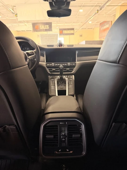 2020 Porsche Macan - Image 11 of 15