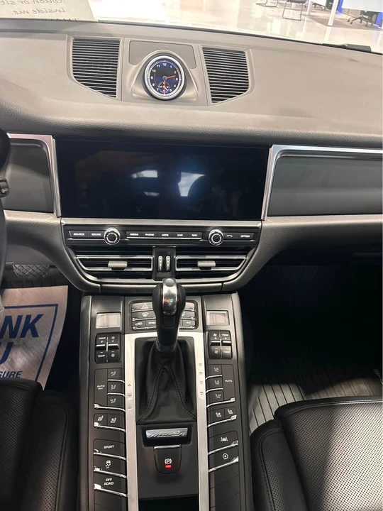 2020 Porsche Macan - Image 9 of 13
