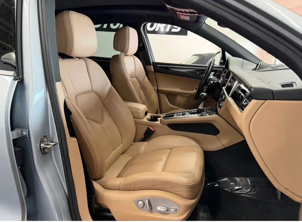 2020 Porsche Macan - Image 14 of 19