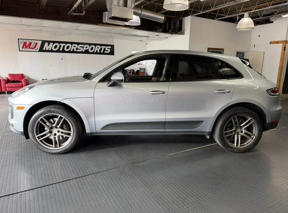 2020 Porsche Macan - Image 2 of 19