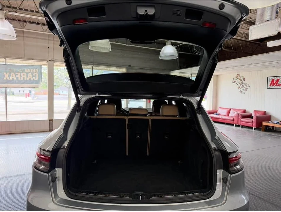 2020 Porsche Macan - Image 19 of 19