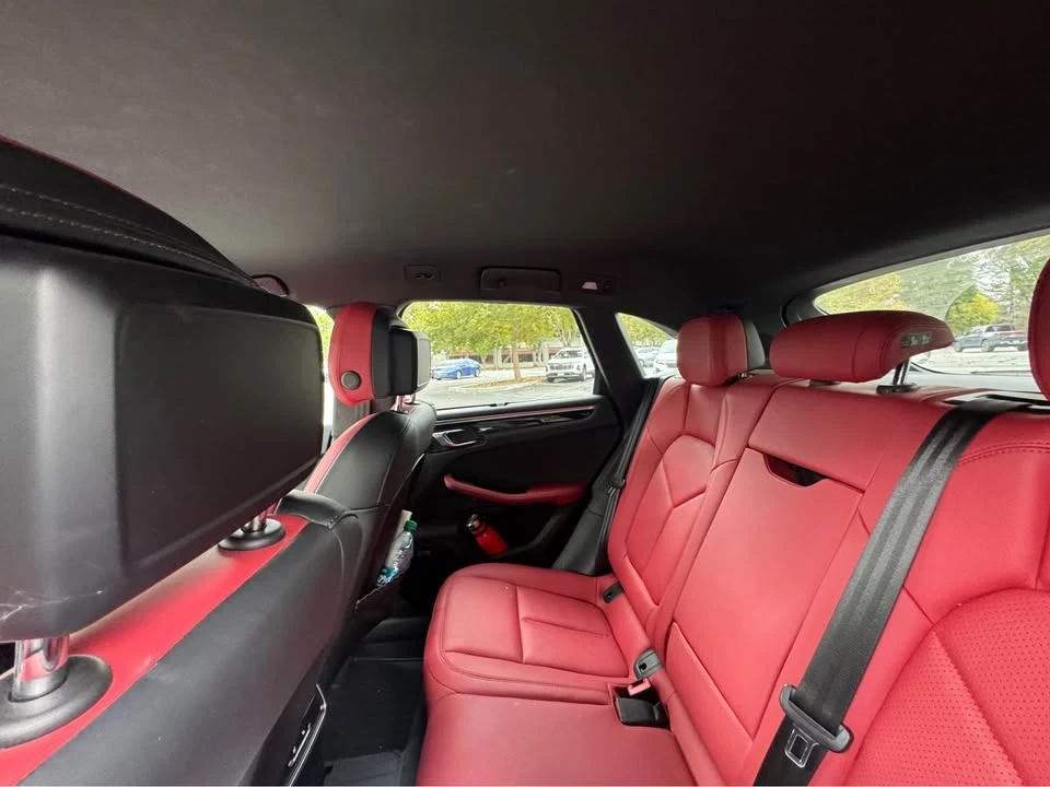 2020 Porsche Macan - Image 8 of 10