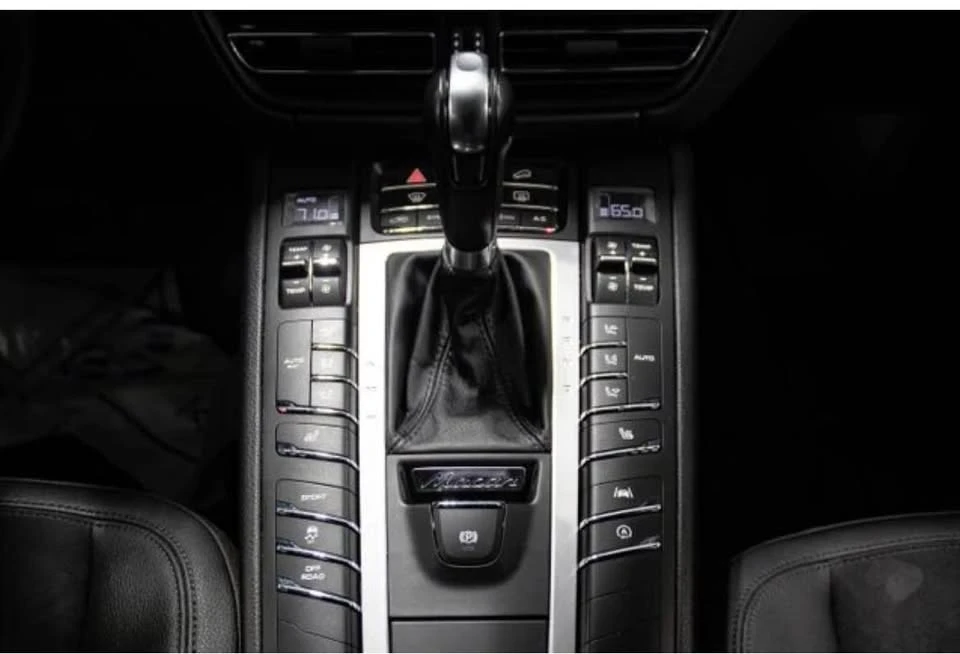 2020 Porsche Macan - Image 7 of 9