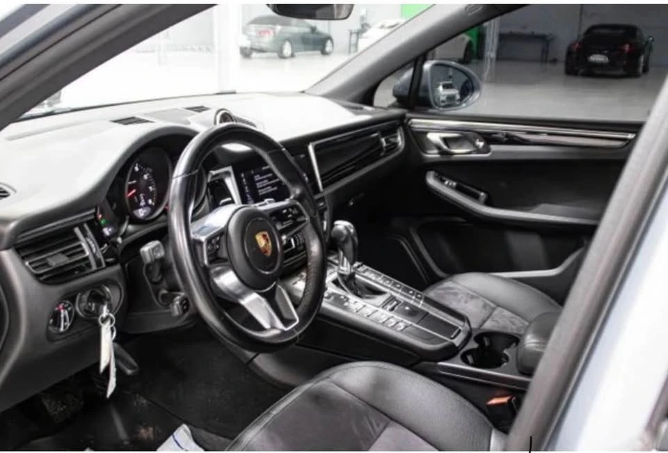 2020 Porsche Macan - Image 4 of 9