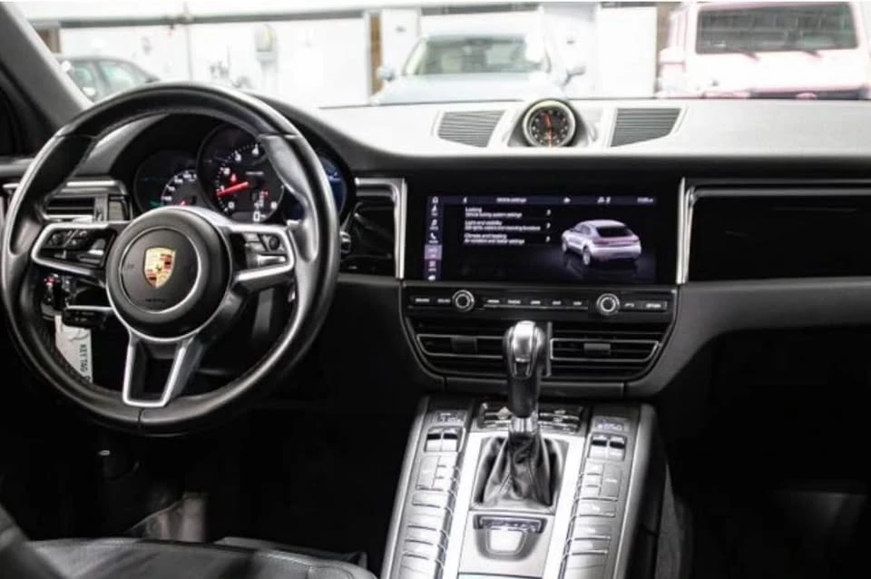 2020 Porsche Macan - Image 5 of 9