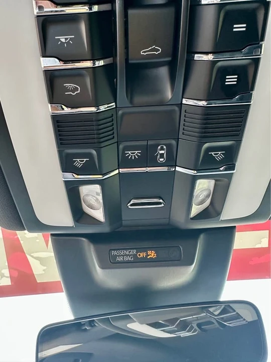 2020 Porsche Macan S - Image 16 of 17