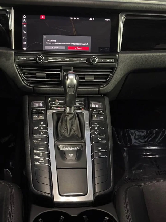 2020 Porsche Macan - Image 9 of 13