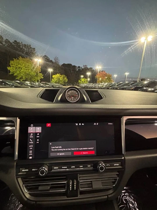 2020 Porsche Macan - Image 11 of 13