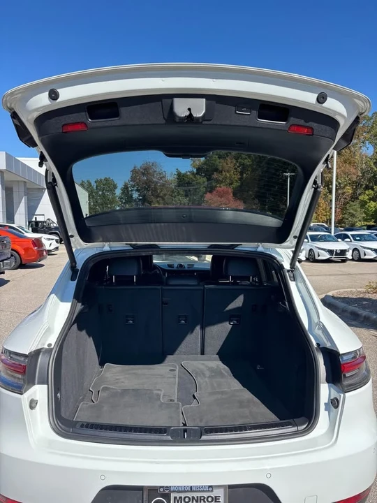 2020 Porsche Macan - Image 8 of 8