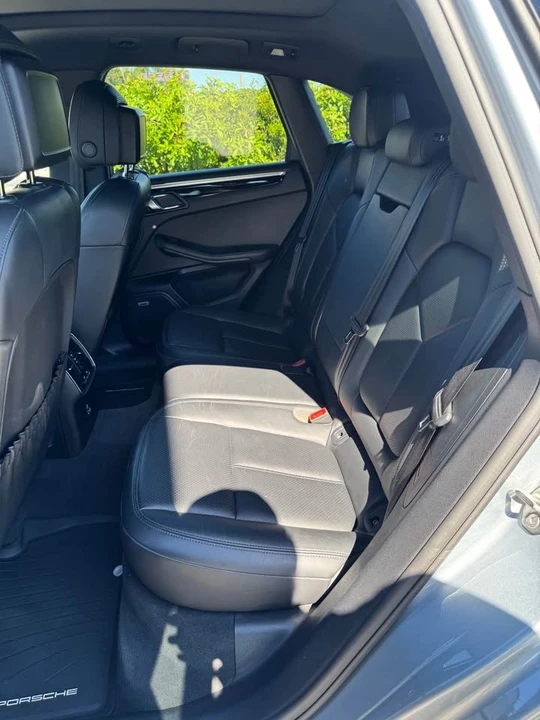 2020 Porsche Macan - Image 14 of 15