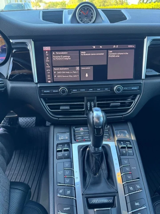 2020 Porsche Macan - Image 9 of 15