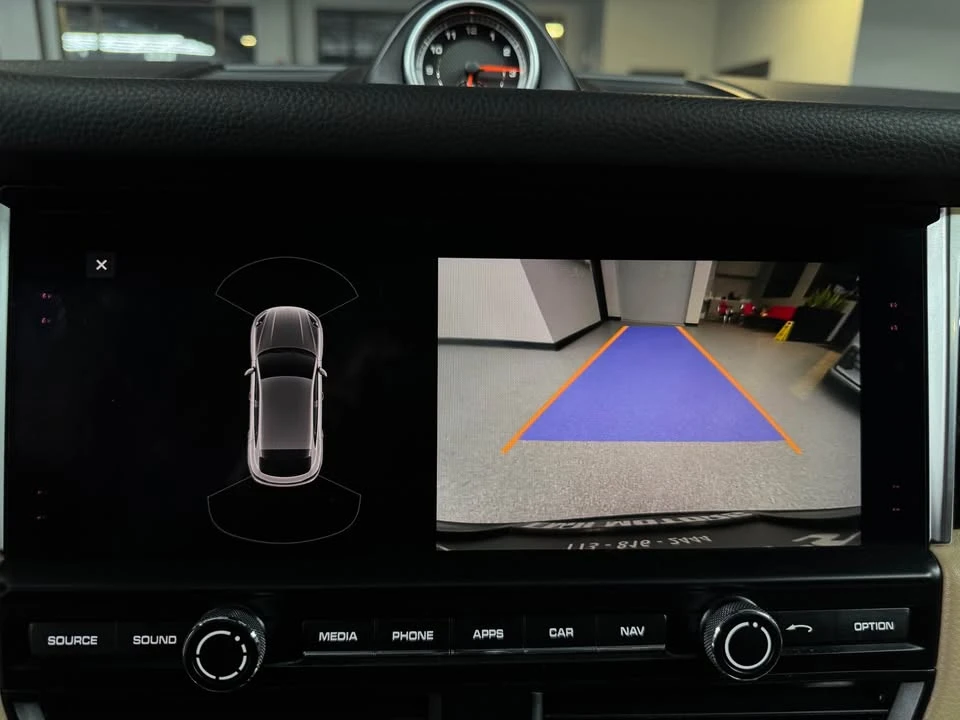 2020 Porsche Macan - Image 12 of 15