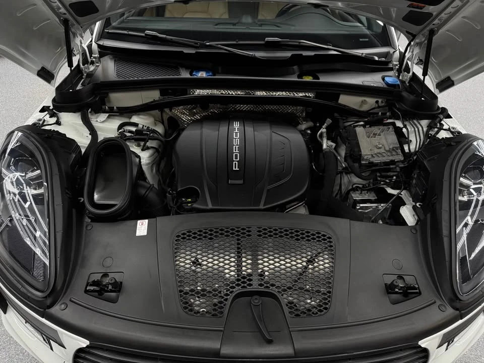 2020 Porsche Macan - Image 15 of 15