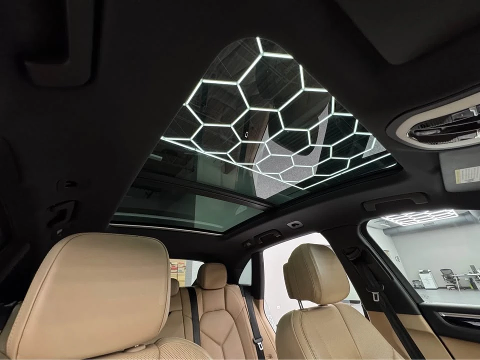 2020 Porsche Macan - Image 8 of 15