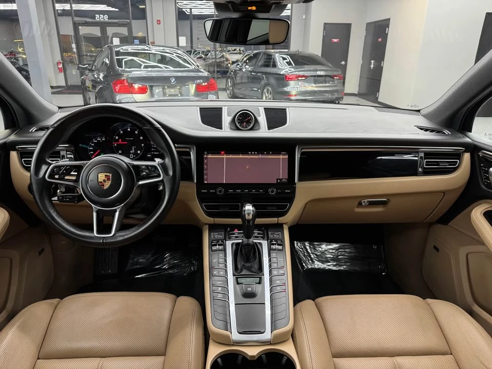 2020 Porsche Macan - Image 9 of 15