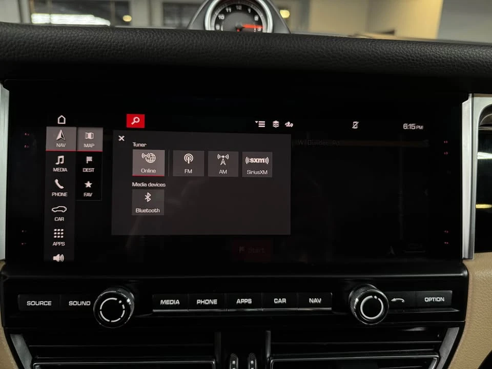 2020 Porsche Macan - Image 10 of 15