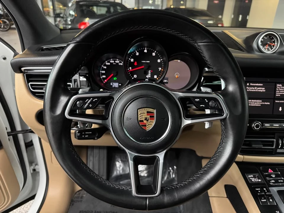 2020 Porsche Macan - Image 14 of 15