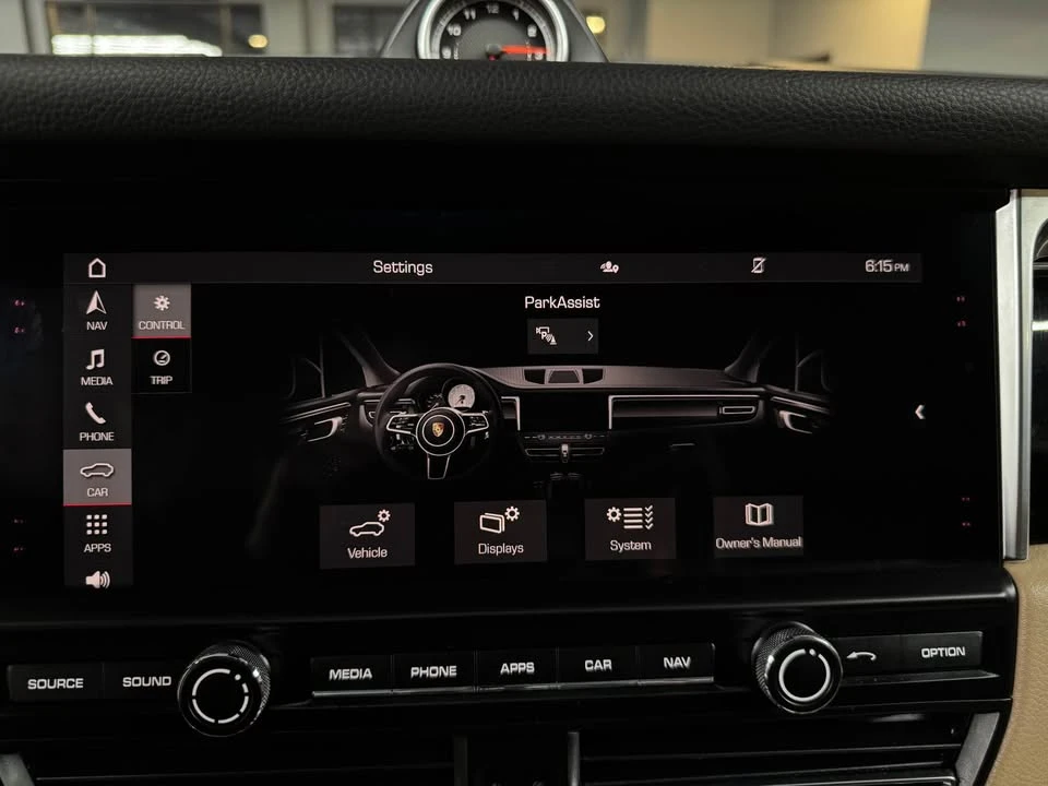2020 Porsche Macan - Image 11 of 15