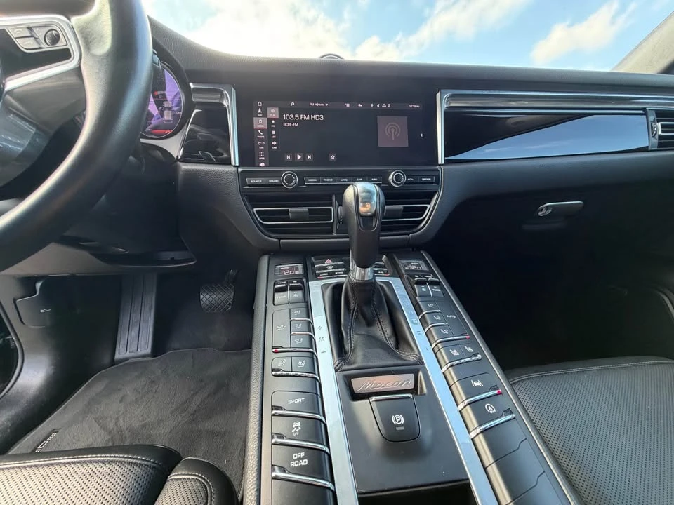2020 Porsche Macan - Image 10 of 13