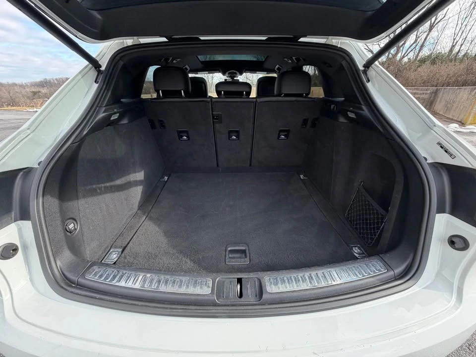 2020 Porsche Macan - Image 17 of 18