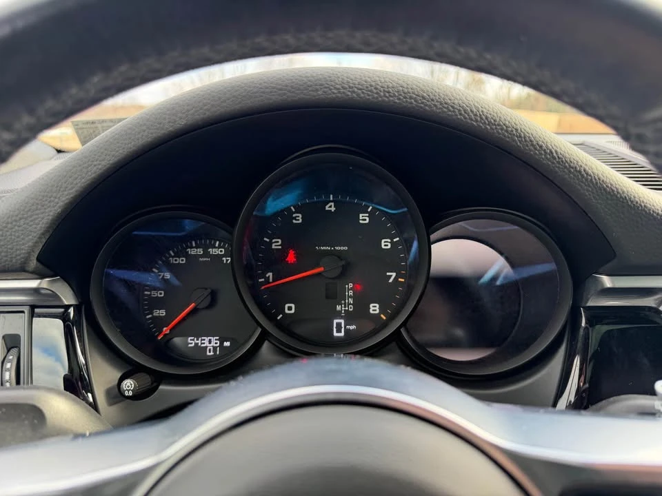 2020 Porsche Macan - Image 14 of 18
