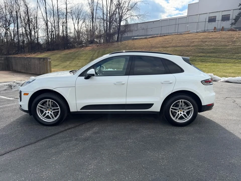 2020 Porsche Macan - Image 10 of 18
