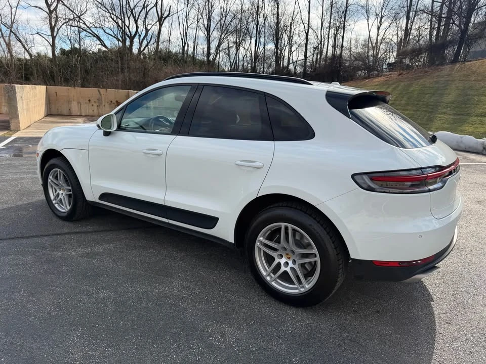 2020 Porsche Macan - Image 9 of 18