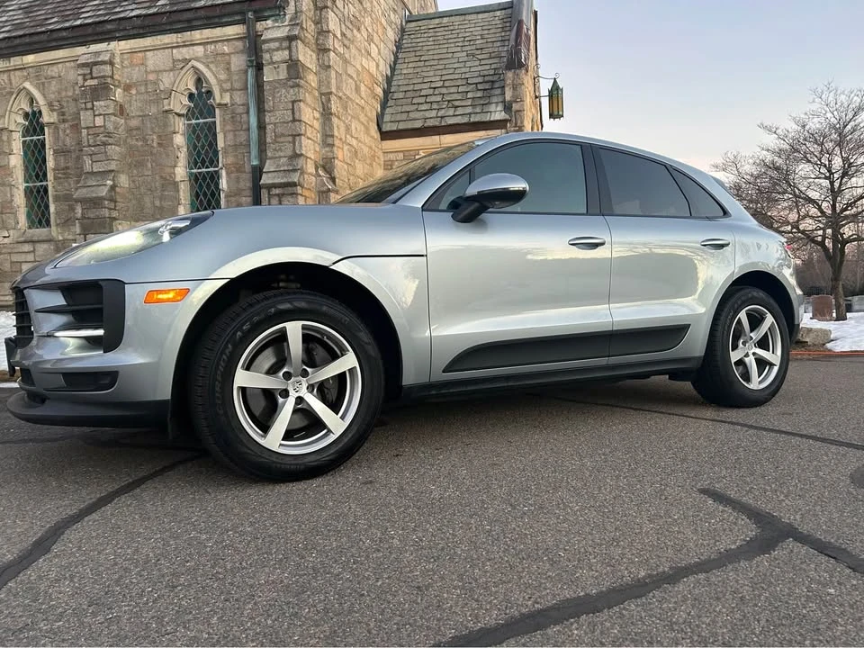 2020 Porsche Macan - Image 17 of 19