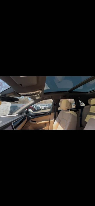 2020 Porsche Macan - Image 9 of 12