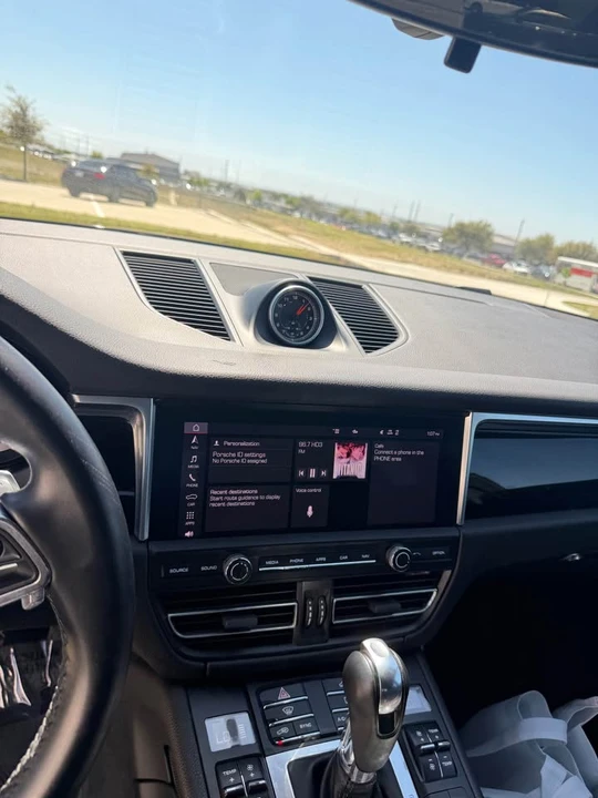 2020 Porsche Macan - Image 13 of 16