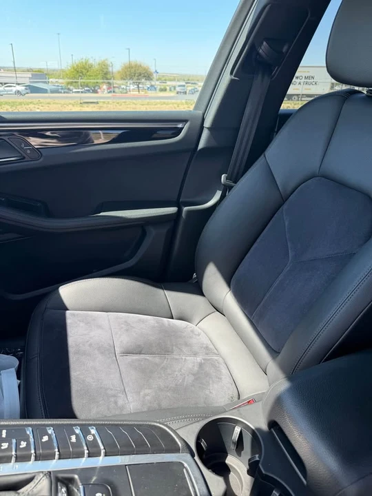 2020 Porsche Macan - Image 14 of 16